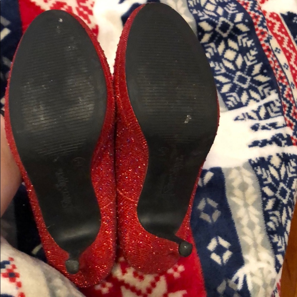 Red Heels - Picture 2 of 3